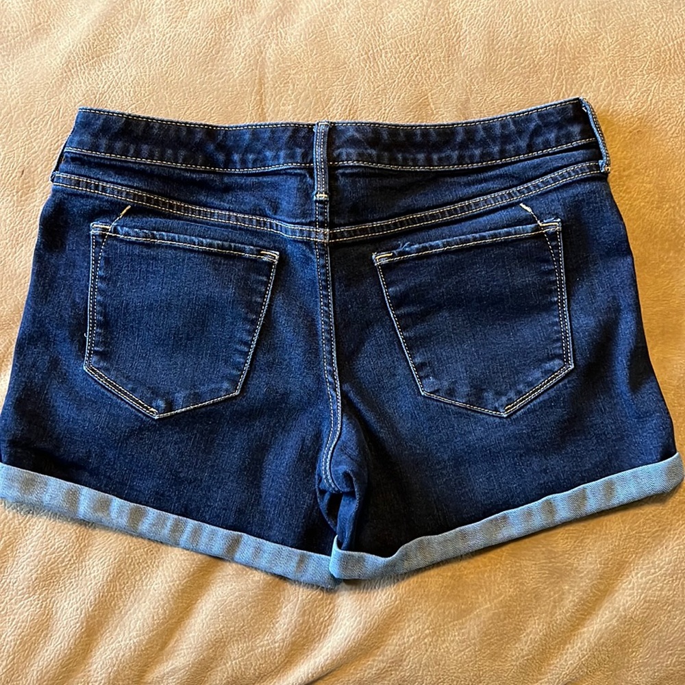 Mossimo Mid-rise Midi Denim Cuffed Jean Shorts Size 8 Dark Wash Stretch